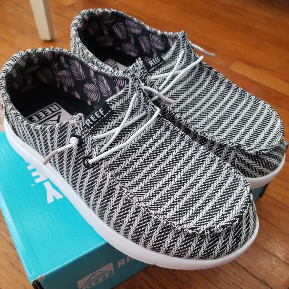 Reef Shoes - Reef Women's Cushion Breakwater 7.5